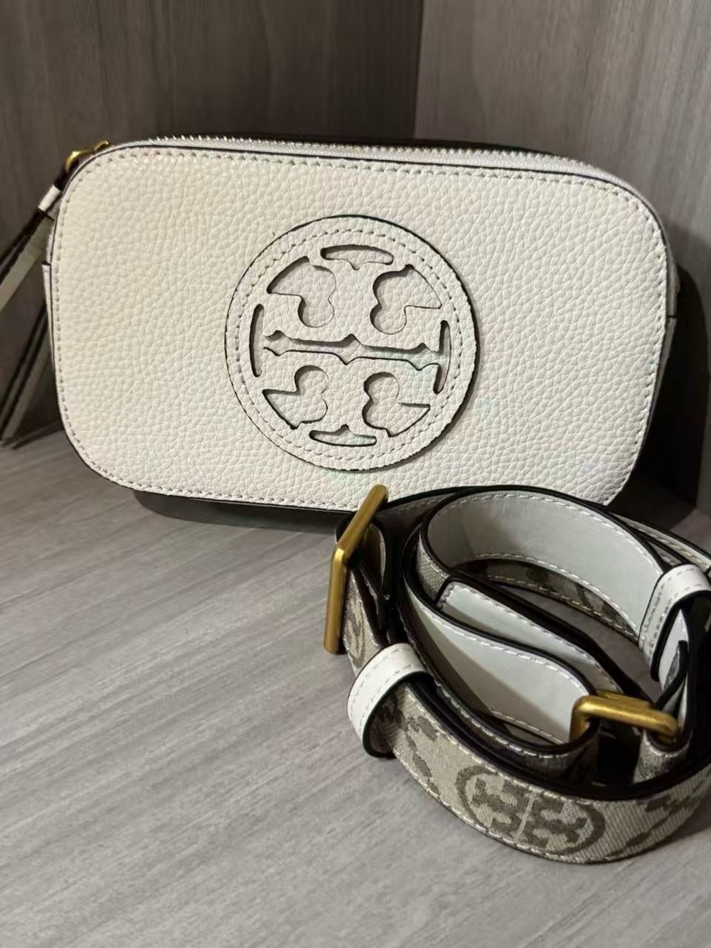 Tory Burch White Pebbled Leather Camera Bag with Logo Cutout